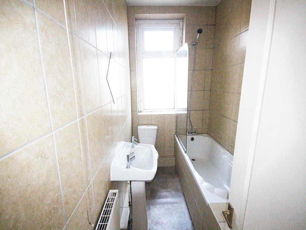 2 bedroom end terrace house For Sale in Barnoldswick - IMG_0864.jpg